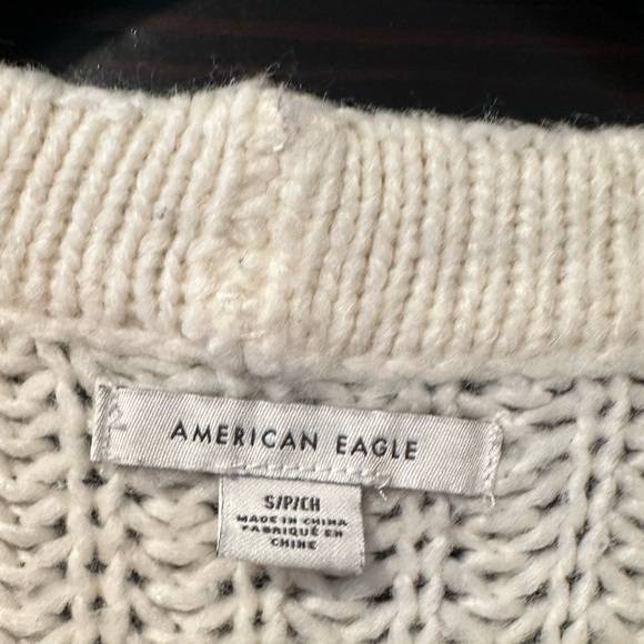 American Eagle Cropped Sweater - Picture 2 of 2